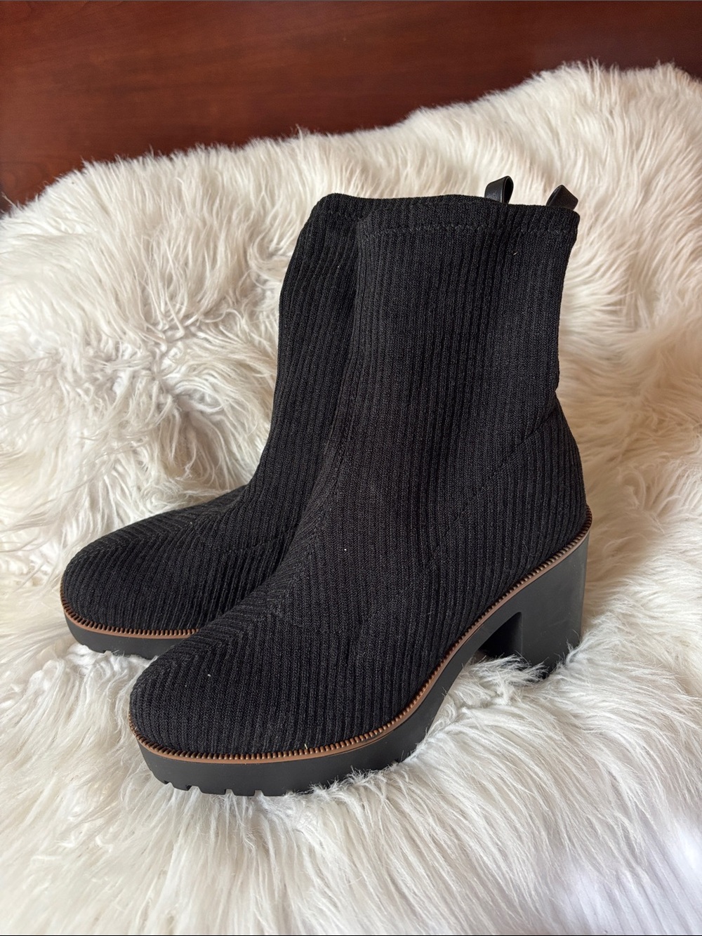 Chinese Laundry Black Ribbed Knit Platform Ankle Boots Size 6.5